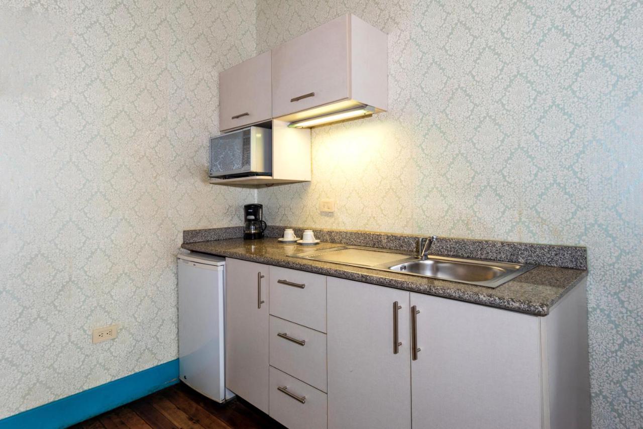 Del Parque Hotel & Suites Куэнка Экстерьер фото