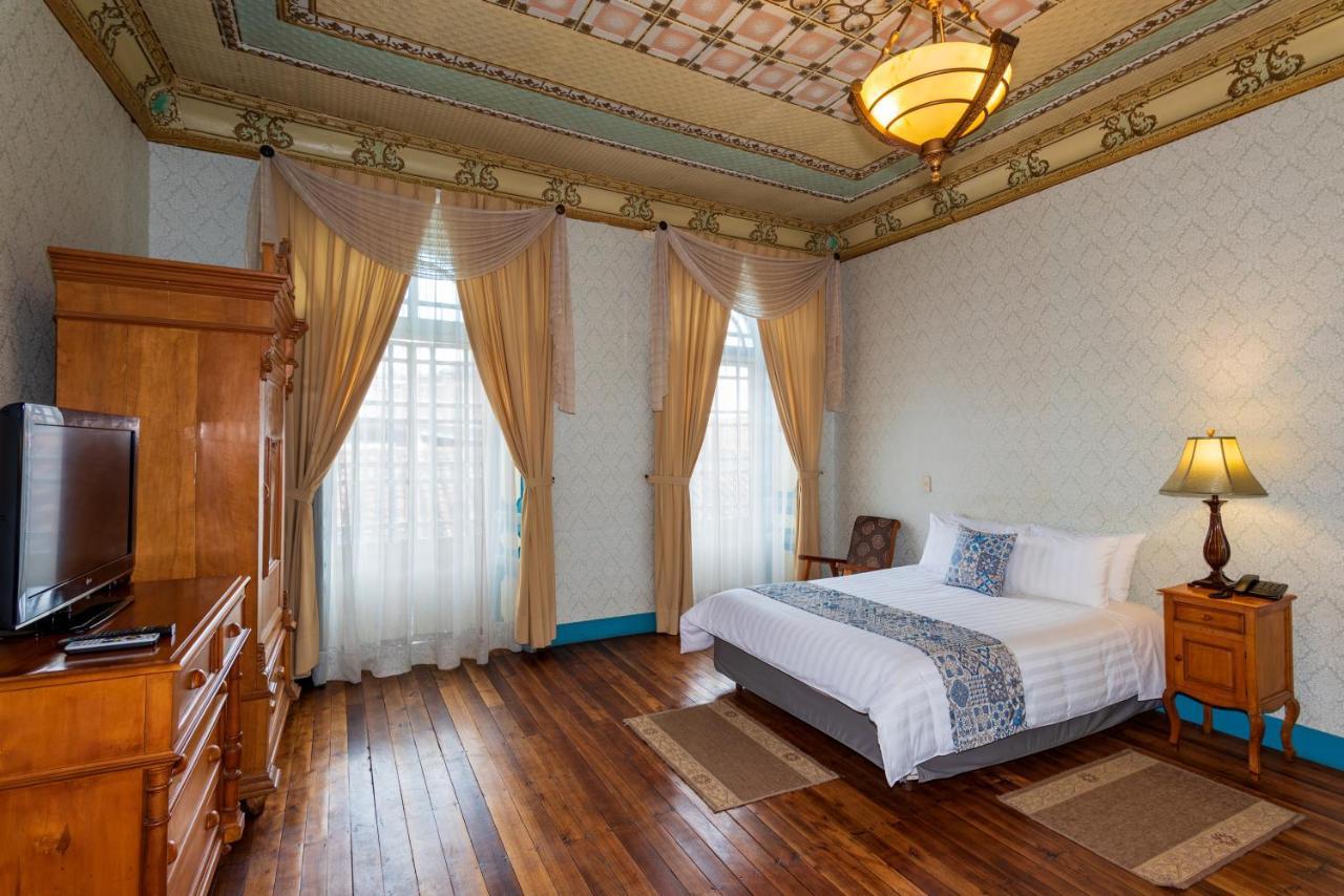 Del Parque Hotel & Suites Куэнка Экстерьер фото
