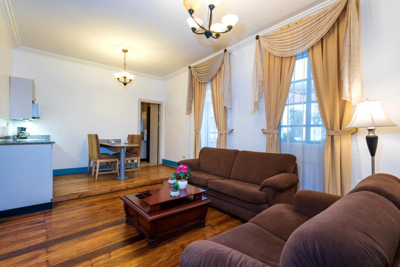 Del Parque Hotel & Suites Куэнка Экстерьер фото
