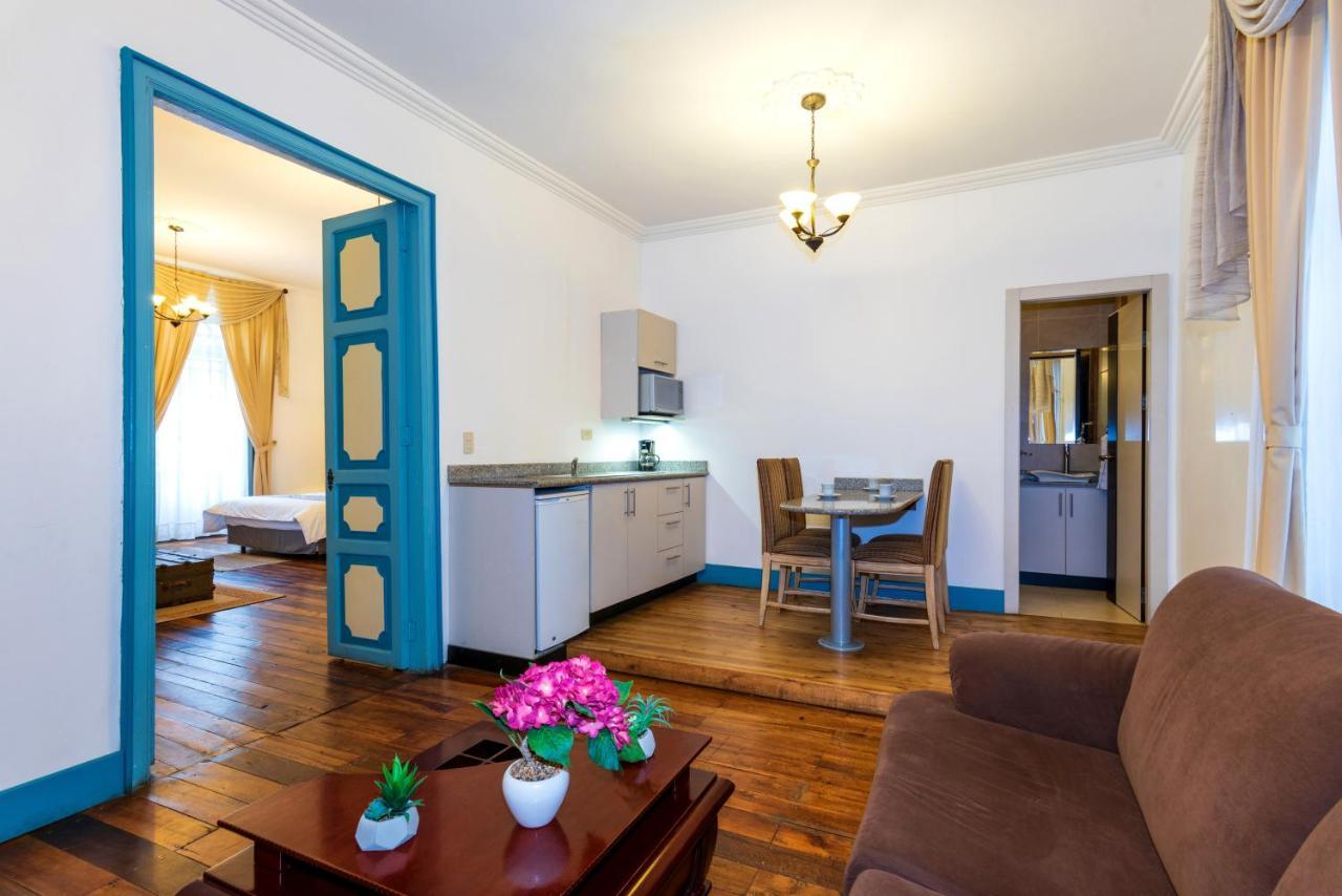 Del Parque Hotel & Suites Куэнка Экстерьер фото